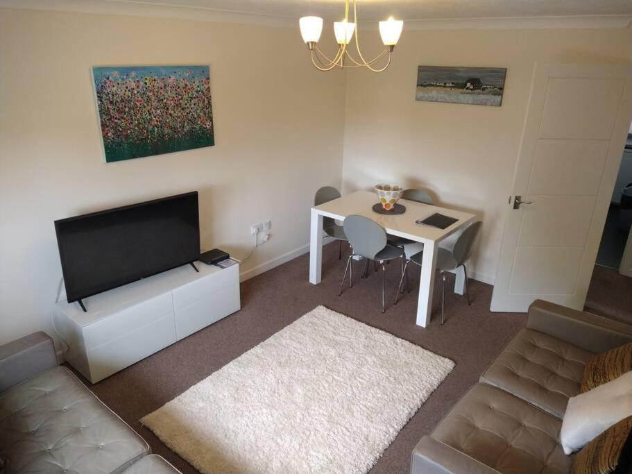 The Firs - Next To & Forest - Pets Are Free Apartment
